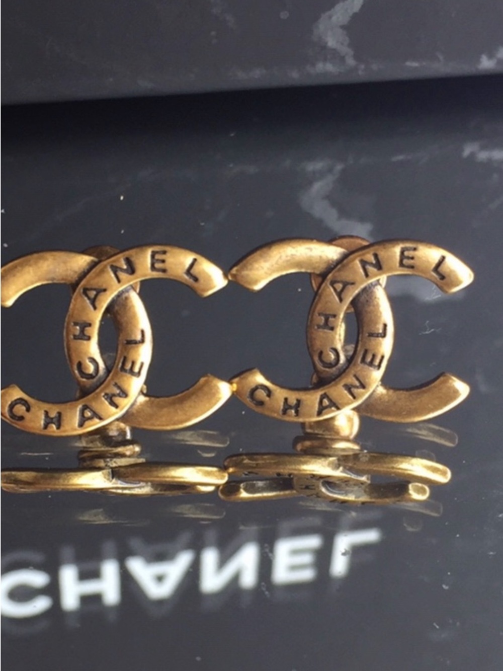 AuthenticCHANEL Gold Double CC Vintage Earrings - Picture 4 of 4
